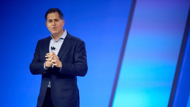 Майкл дель продал акции Dell за 1,2 миллиарда долларов