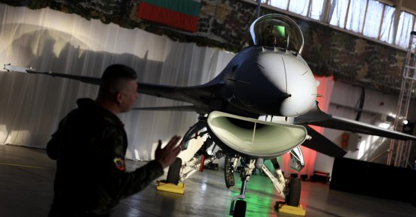 Мы ожидаем второго F -16 сегодня - новости от dnes.bg