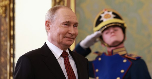 Путин одобрил стратегию развития военно -морского флота к 2050 году.