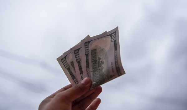 Доллар можно снова обменять как рискованная валюта, предупреждает Goldman