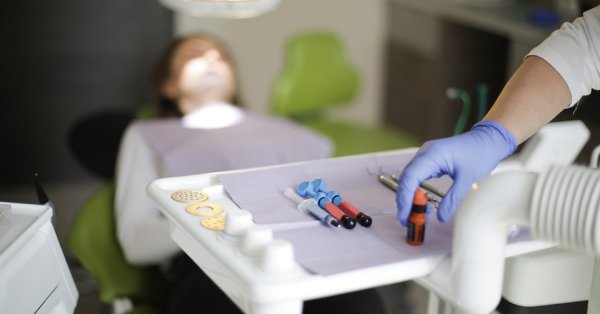 По справочнику: превратки пациента в стоматологической клинике стоматологии