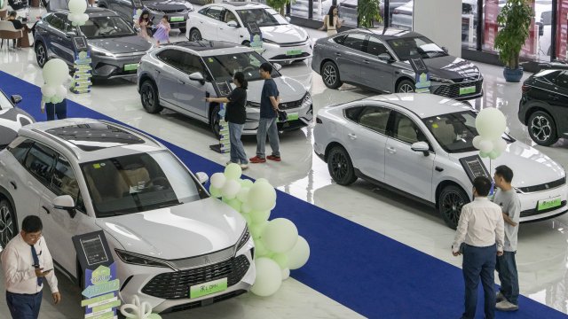 Лидерская должность BYD в Китае начинает дрожать
