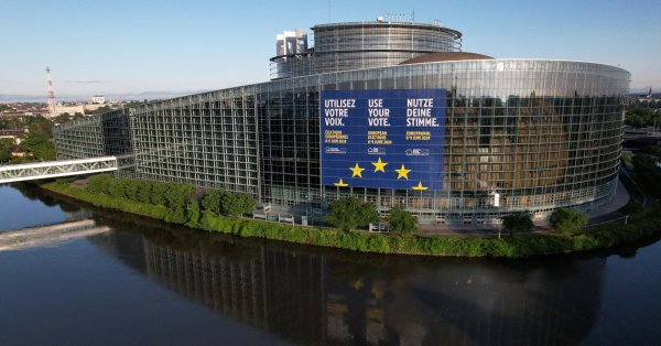 Кондиционер в европейском парламенте не смог нагреться и поврежден