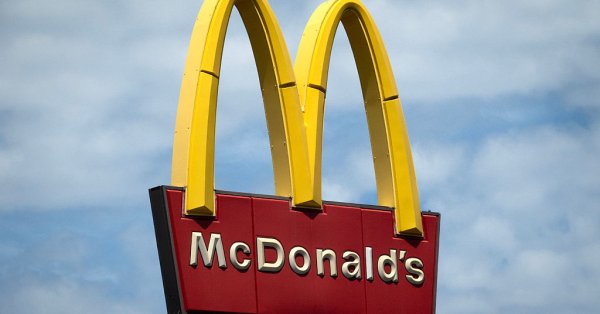 Во Франции: McDonald's немного стал в кафетерии страны
