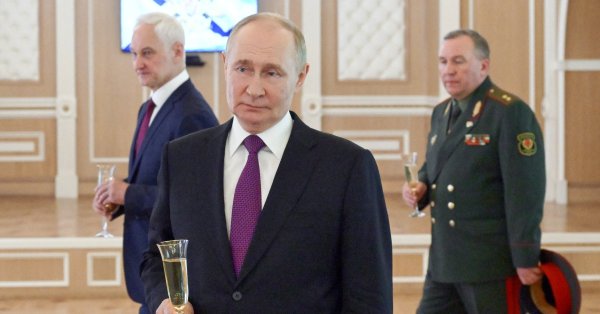 Путин: Роль военно -морского флота в защите безопасности и суверенитета России