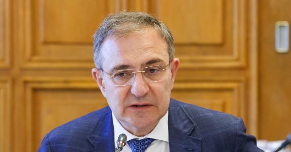 Гутсанов: Мы рассматриваем возможность сокращения срока одобрения заявок на работу из -за рубежа