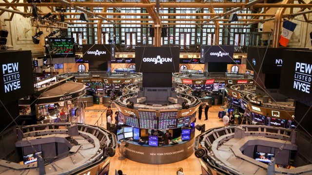 S & P 500 поднялся на новый пик рекордов*