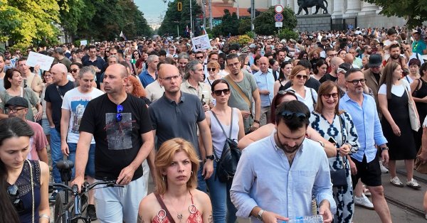 В кадре: новый протест справедливости для всех перед судом
