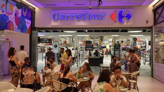 Carrefour продает свой итальянский бизнес NewPrinces