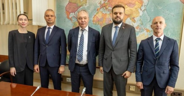 Костадинов из Москвы: Возрождение только может восстановить связи с Россией
