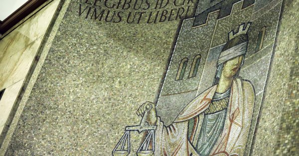 15 лет тюрьмы за убийцу в быстрой кредитной компании в Stara Zagora