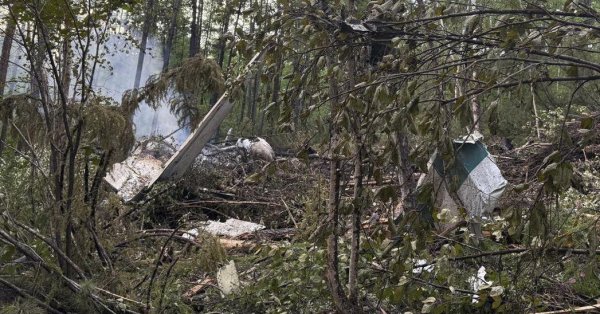 Чудо: бабушка спасла себя от обреченной русской а-24, спустилась с самолета за несколько минут до того, как она взлетала