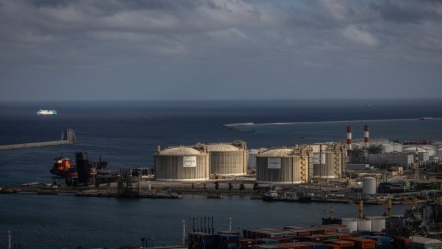 Зависимость в Нидерландах от импорта нефти и сжиженного газа растет