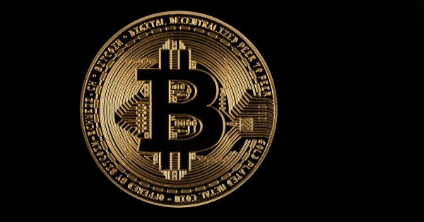 Биткойн первый в истории перешел 120 000 долларов США