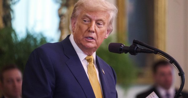 Сотрудник Трампа показывает, что президент и Эпштейн возглавляли несовершеннолетних девушек в его казино