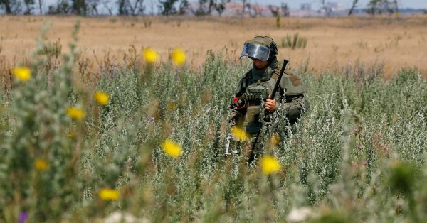 Под небом, наполненным беспилотниками: выживание в восточной Украине