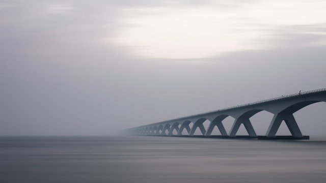 Итальянский мост ничто не подвергает риска бумы в защите