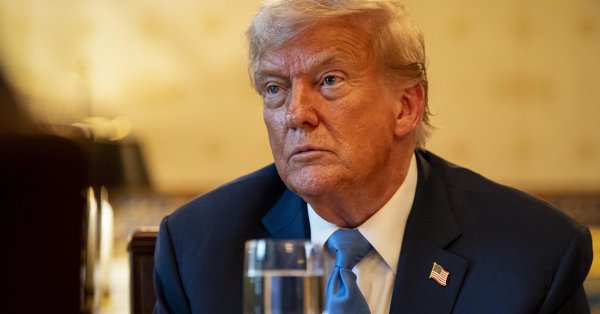 Записи с истекшим сроком действия: Трамп угрожал Путину, что он бомбит Москву