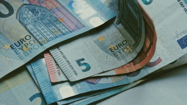 После получения зоны евро: Standard & Poor's и Fitch повысили кредитный рейтинг Болгарии