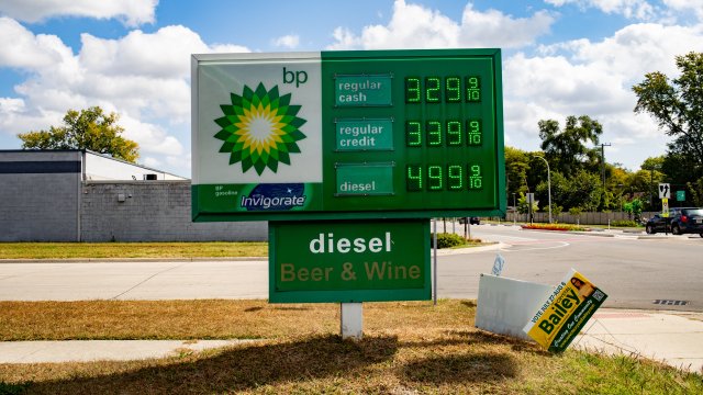 BP сигнализирует о сильной торговле и добыче нефти, но подготовка к отмене подписки