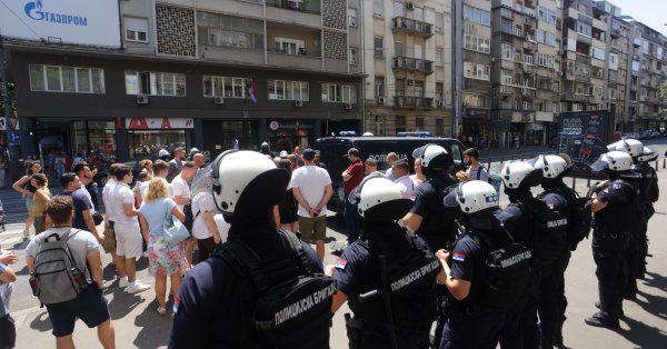 107 человек были задержаны во время протестов в Сербии