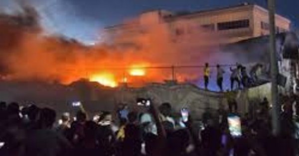 По меньшей мере 50 человек погибли в результате пожара в торговом центре в Ираке