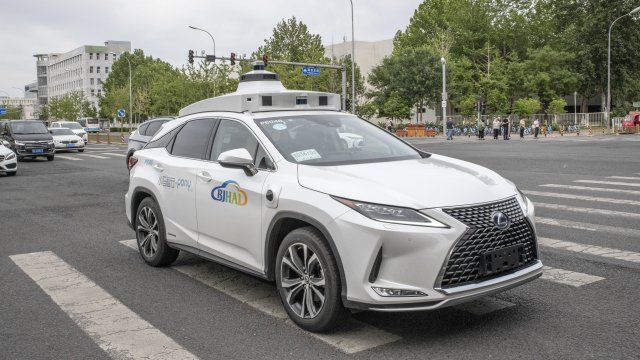 Запуск китайского роботаксита начал полевые испытания в Люксембурге