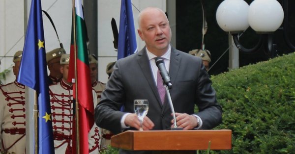 Премьер -министр отправляется в официальный визит в Молдову