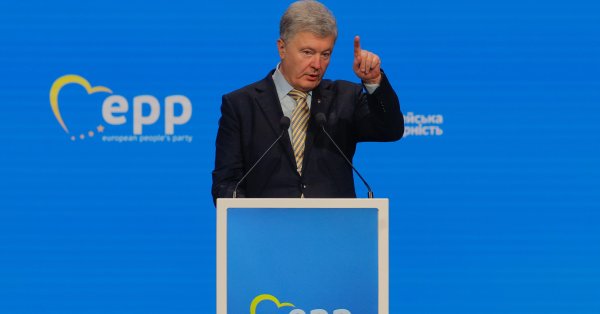 Порошенко: Зеленски стремится убрать своих конкурентов и править Украине железной рукой
