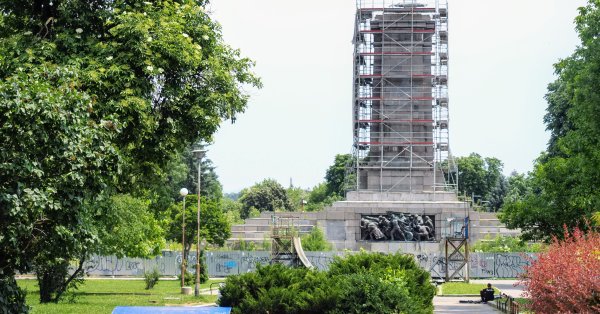 Два года с момента демонтажа PSA: будущее памятника неясно