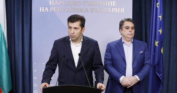 Парламент проголосовал за отставку Кирила Петкова