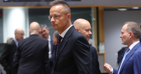 Сиярто: Решение MNS против Венгрии - небольшая политическая месть