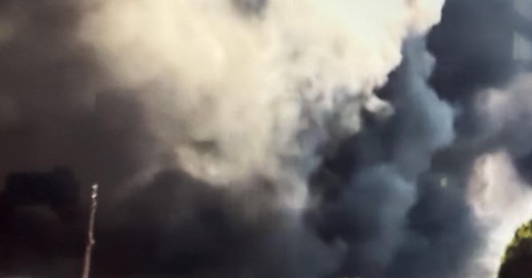 Огонь горит возле Бобава Дол Тпп