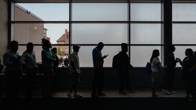 Число американских работников увеличилось больше, чем ожидалось в июне