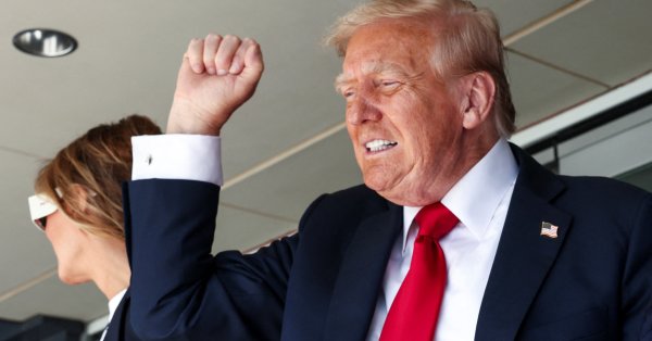 Белый дом: у Трампа хроническая венозная недостаточность