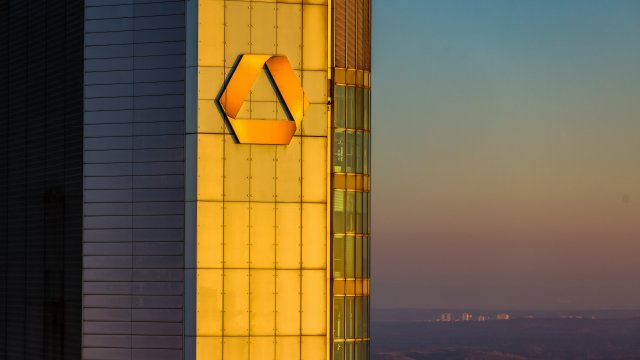 Unicredit возобновляет свои попытки приобрести Commerzbank