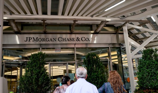 Трейдеры JPMorgan по -прежнему ожидают значительного увеличения акций
