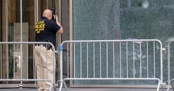 Американец умер в аду от муки после того, как его жена затопила его кислотой