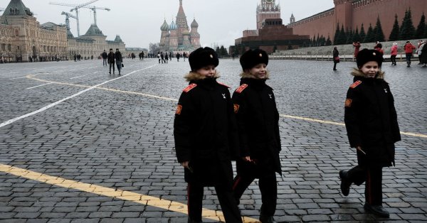 «Страна победителей»: российские школы посвящают десятки часов военной пропаганде