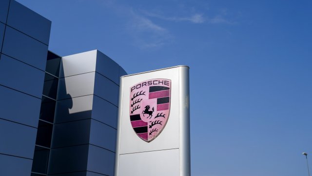 Porsche готовится закрыть блок разработки батареи