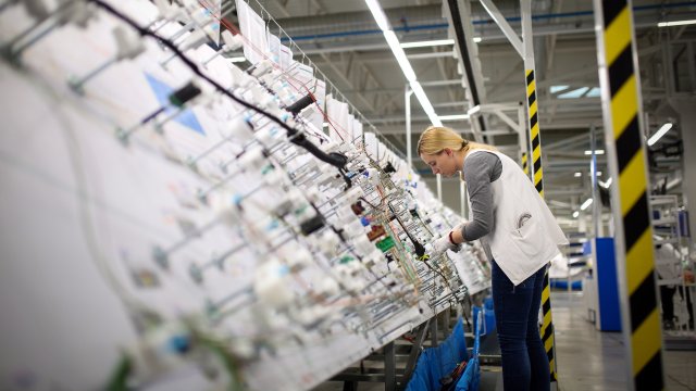Немецкие поставщики Mercedes и Porsche объявляют о банкротстве из -за отсутствия заказов
