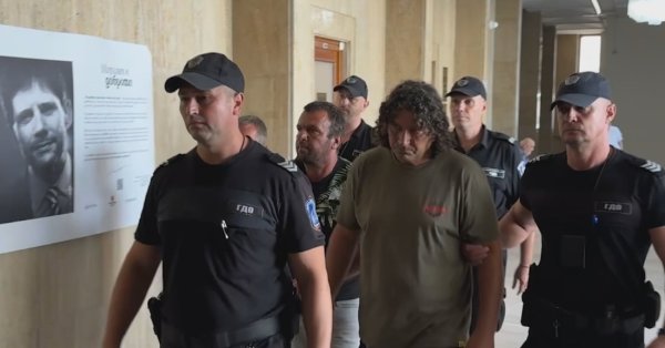 Открытие трагического полета ребенка: моряк бросил пряжку, чтобы прикрыть
