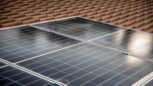 Солнечные панели замените генераторы в домах в Ираке