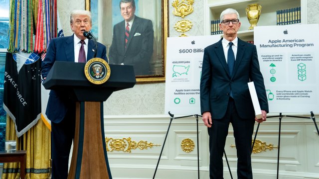 Apple обещала еще более серьезные инвестиции в США