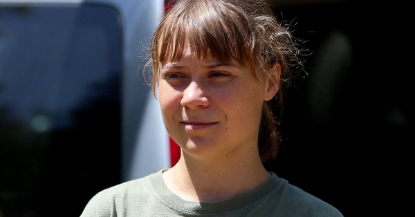 Грета Тунберг читает имена детей, убитых в Газе в Сараево
