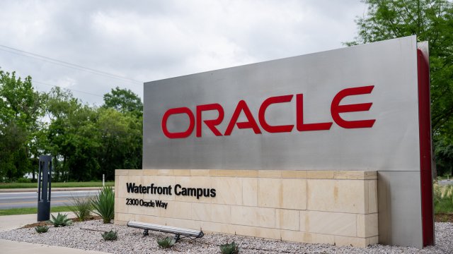 Oracle сокращает персонал в своем ключевом облачном блоке