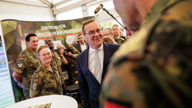 Мерц стремится привлечь новобранцев в немецкие вооруженные силы