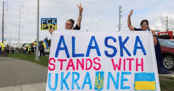 За несколько часов до встречи Трампа-Путин: протест Анкориджа состоялся в Анкориде