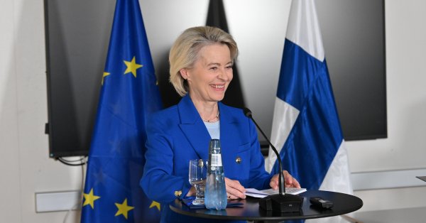 Розен Желиазков и Урсула фон дер Лейн посетят военно -морской флот - Сопот сегодня