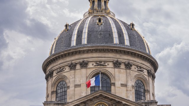 Настроения в европейской зоне ухудшаются на фоне политического кризиса во Франции